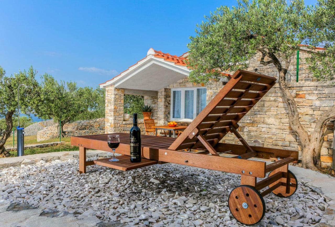 Heritage Holiday House Lori With Pool Постіра Екстер'єр фото